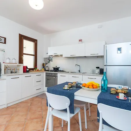 Apartment Il Borgo 20 D4 700m From The - Happy